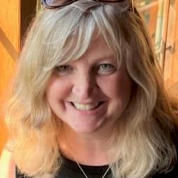 This is Elisabeth Dunne's avatar and link to their profile