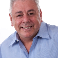 This is Alberto Tcah's avatar and link to their profile