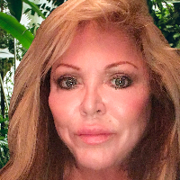 Psychologist Jan Hernandez providing different types of therapy in Philadelphia