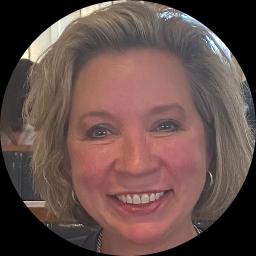 Psychologist Lynnie Smith providing different types of therapy in Houston